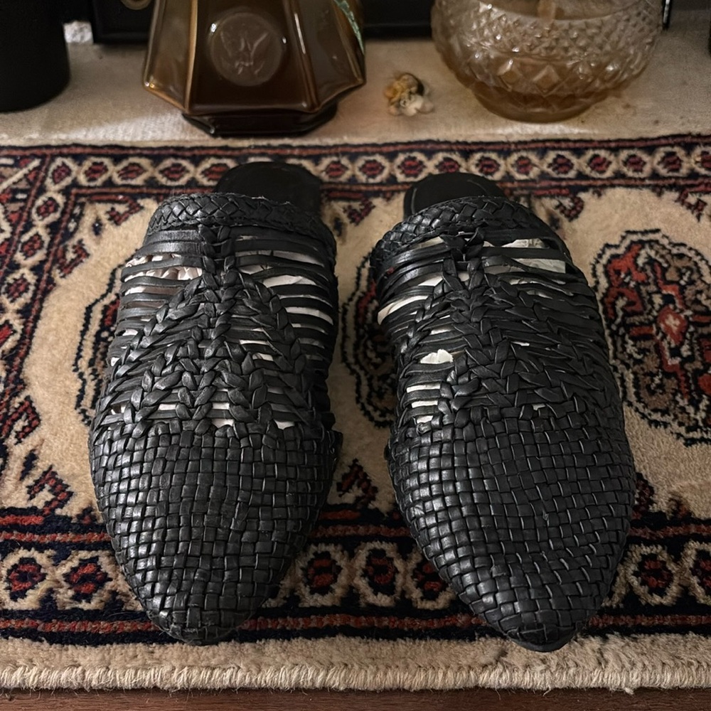 Black mules woven leather splendid brand size 8